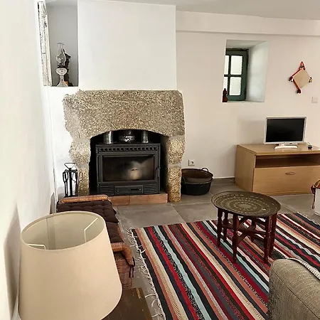 Casa Rustica Com Terraco E Jardim *