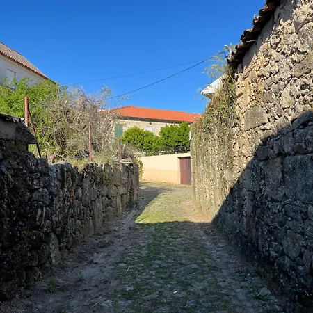 度假居 Casa Rustica Com Terraco E Jardim Aguas (Castelo Branco)