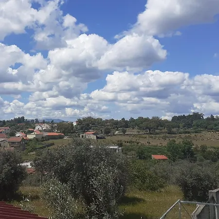 Casa Rustica Com Terraco E Jardim Aguas (Castelo Branco)