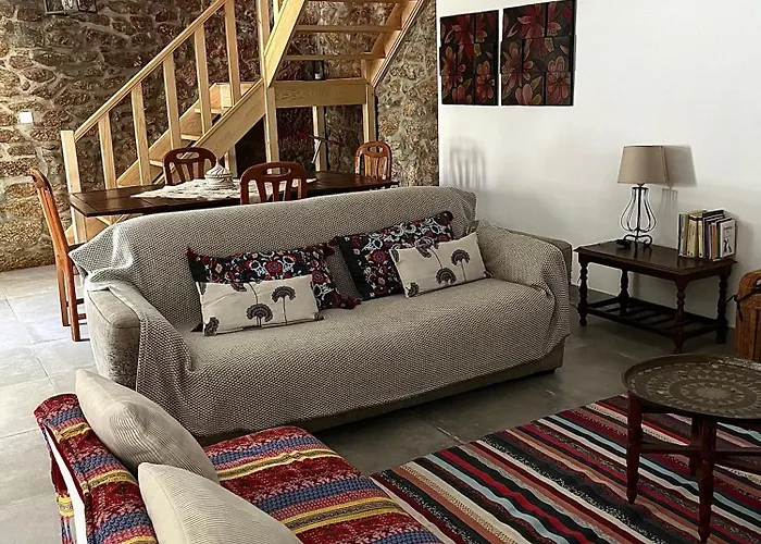 Holiday home Casa Rustica Com Terraco E Jardim *