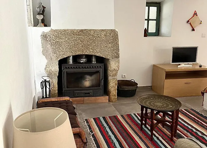 Casa Rustica Com Terraco E Jardim *