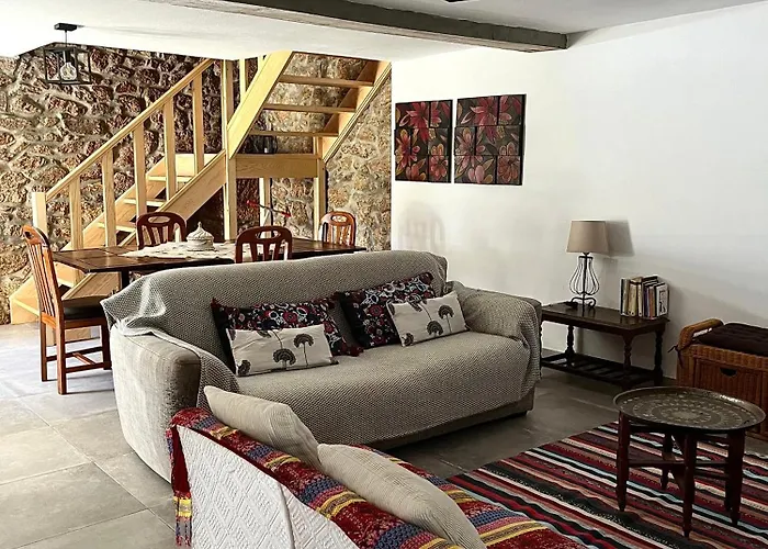 Casa Rustica Com Terraco E Jardim Holiday home *
