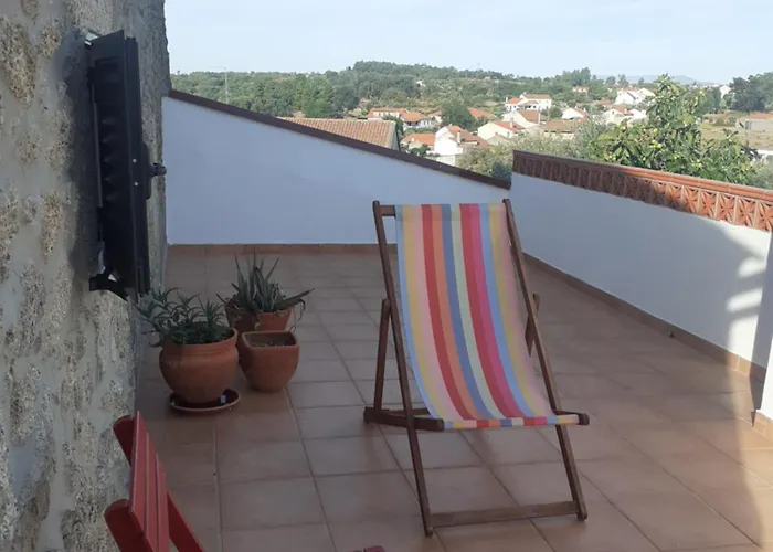 Holiday home Casa Rustica Com Terraco E Jardim