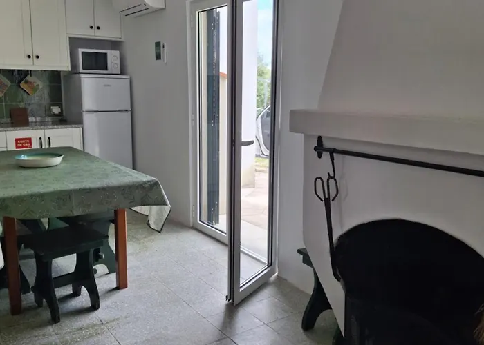 Holiday home Casa Rustica Com Terraco E Jardim *