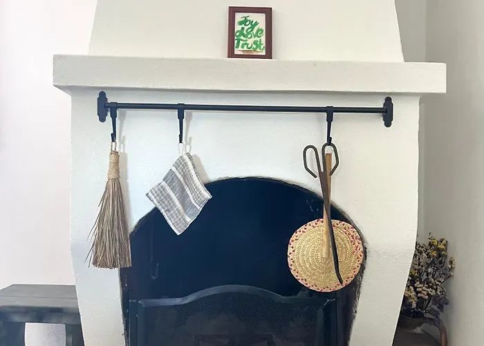 Casa Rustica Com Terraco E Jardim Holiday home Aguas (Castelo Branco)